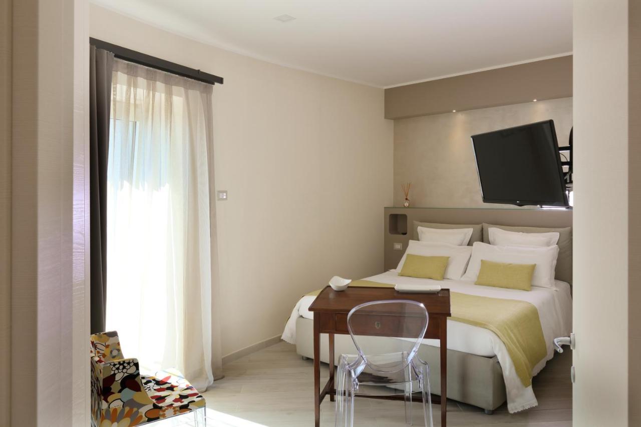 Sparviero Luxury Suites Taormina Exterior foto